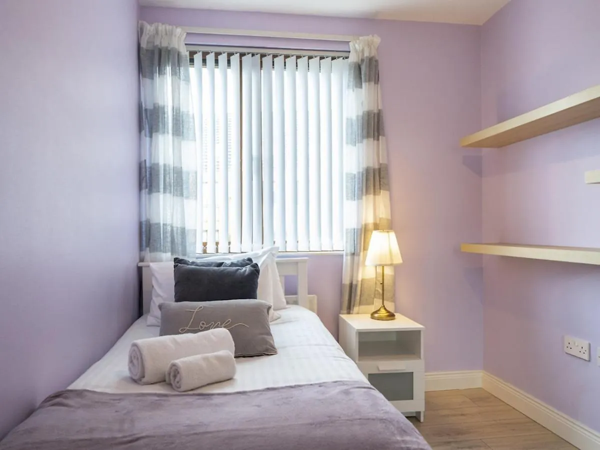 Pass The Keys Lovely 4Br Home W Garden 7 Min From City Centre Belfast