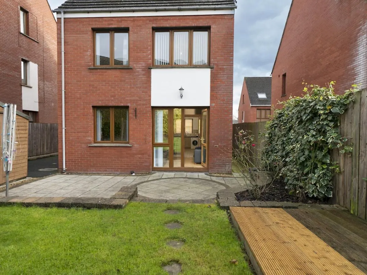 Holiday home Pass The Keys Lovely 4Br Home W Garden 7 Min From City Centre Belfast