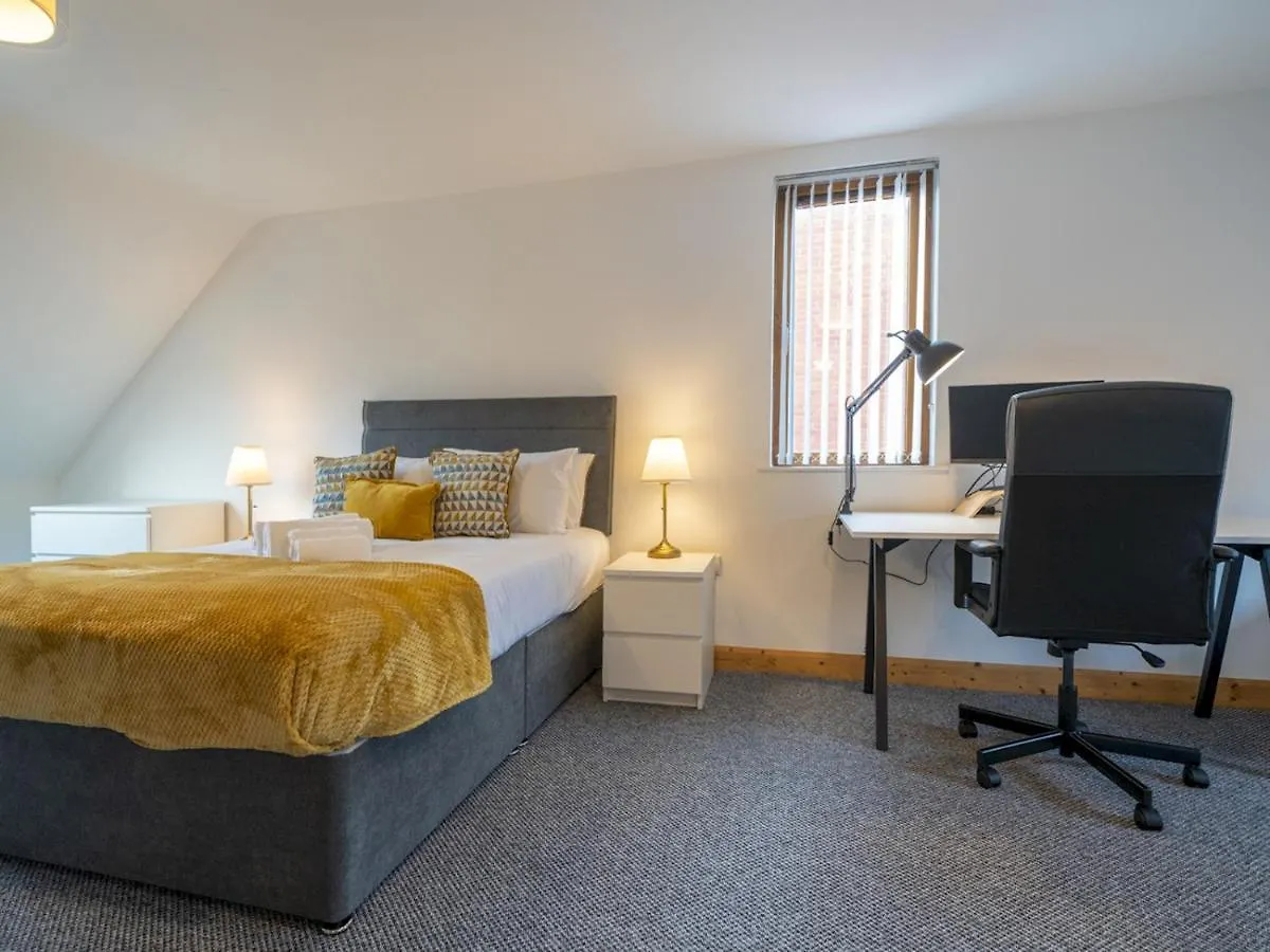 Pass The Keys Lovely 4Br Home W Garden 7 Min From City Centre Belfast Holiday home