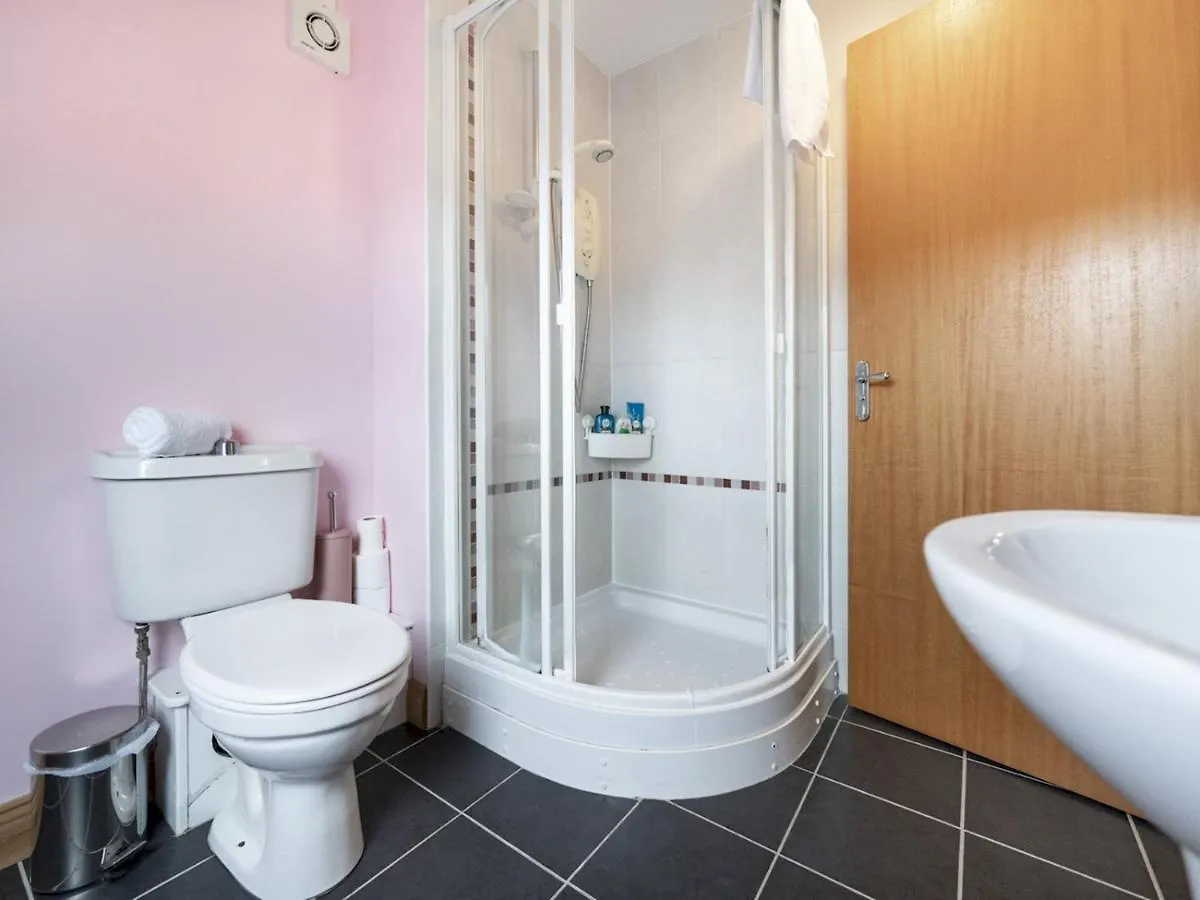 Pass The Keys Lovely 4Br Home W Garden 7 Min From City Centre Belfast