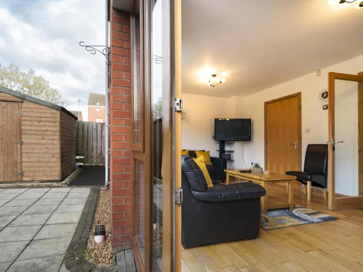 Pass The Keys Lovely 4Br Home W Garden 7 Min From City Centre Belfast Holiday home