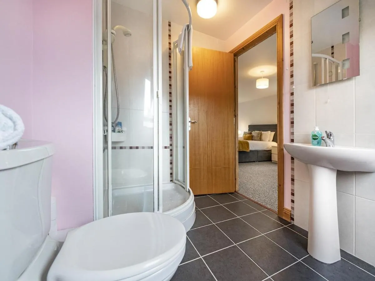 Holiday home Pass The Keys Lovely 4Br Home W Garden 7 Min From City Centre Belfast